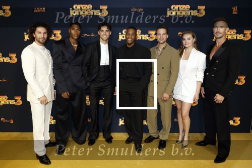 Amsterdam 6 oktober 2025
Premiere de Jongens 3 in Tuschinski. cast met oa Charly Luske Thijs Boermans Denzel Slager Rein v Duivenbode Lone v Roosendaal Martijn Fischer en Diego Gonzales-Clark.