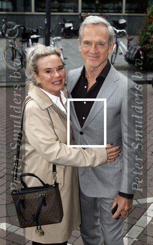 Rotterdam 12 oktober 2025
Premiere Hairspray in het oude Luxor in Rotterdam. Jaap Jongbloed kwam met zijn vrouw