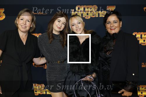 Amsterdam 6 oktober 2025
Premiere de Jongens 3 in Tuschinski. Emma Kok en Jade Kops kwam met hun moeders