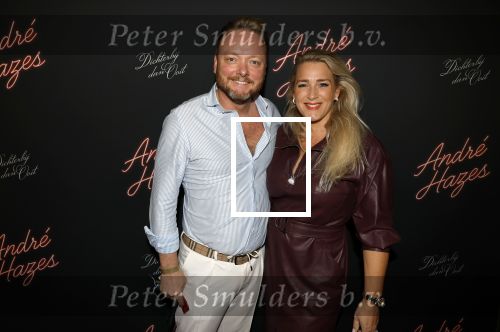 Rotterdam 1 oktober 2025
Premiere nieuwe theatershow Andre Hazes in het nieuwe Luxor. John Dirne met zijn vrouw