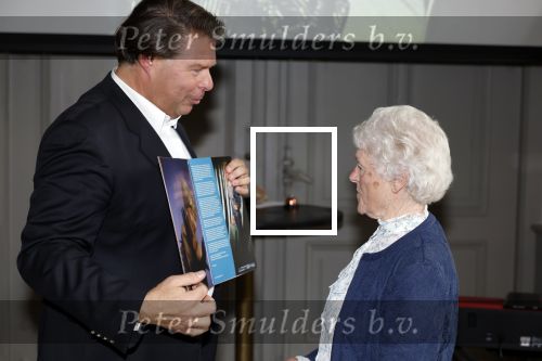 Doorn 5 oktober 2025
Cd presentatie van Anneke Gronloh . Joke Alberts krijgt eerste lp uit handen van Bart Peters