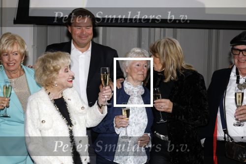 Doorn 5 oktober 2025
Cd presentatie van Anneke Gronloh . Joke Alberts krijgt eerste lp uit handen van Bart Peters