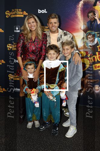 Utrecht 12 oktober 2025
Premiere de club van sinterklaas in kinepolis . Kim Kotter met Jaap Reesema en hun zoons