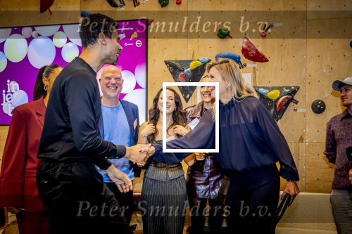 Utrecht 8 oktober 2025
Hare Majesteit Koningin Maxima, erevoorzitter van stichting MIND Us, lanceerde vandaag het digitale platform In je bol in Utrecht. Koningin Maxima met Afrojack (Nick v d Wall)