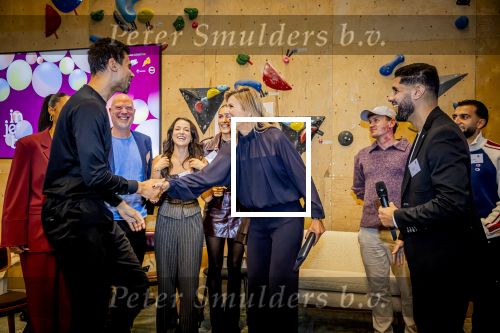 Utrecht 8 oktober 2025
Hare Majesteit Koningin Maxima, erevoorzitter van stichting MIND Us, lanceerde vandaag het digitale platform In je bol in Utrecht. Koningin Maxima met Afrojack (Nick v d Wall)
