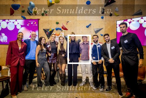 Utrecht 8 oktober 2025
Hare Majesteit Koningin Maxima, erevoorzitter van stichting MIND Us, lanceerde vandaag het digitale platform In je bol in Utrecht. Koningin Maxima met Afrojack (Nick v d Wall)