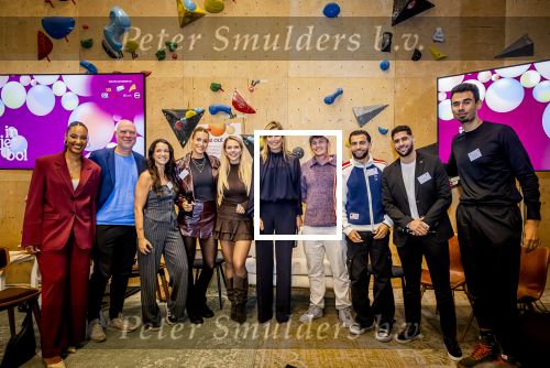 Utrecht 8 oktober 2025
Hare Majesteit Koningin Maxima, erevoorzitter van stichting MIND Us, lanceerde vandaag het digitale platform In je bol in Utrecht. Koningin Maxima met Afrojack (Nick v d Wall)