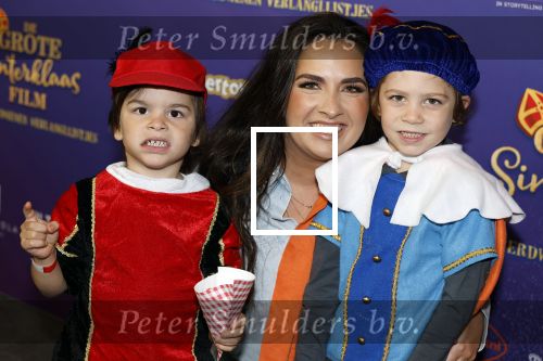 Amsterdam 5 oktober 2025
Premiere sinterklaas film in Pathe Noord. Leslie Keijzer met kinderen