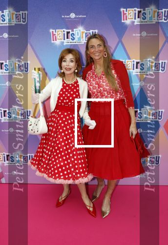 Rotterdam 12 oktober 2025
Premiere Hairspray in het oude Luxor in Rotterdam. marijke Helwegen met een vriendin