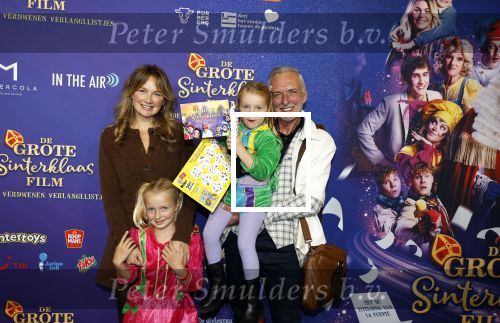 Amsterdam 5 oktober 2025
Premiere sinterklaas film in Pathe Noord. martien Meiland kwam met dochter Maxime Meiland en haar dochters