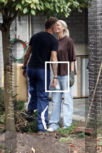 Ouderkerk aan de Amstel 7 oktober 2025
Nicolette Kluijver en partner Milan Zolak  hebben samen een nieuw huis gekocht op een prachtige locatie . Ze gaan het hele huis van boven tot beneden verbouwen .