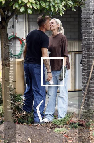 Ouderkerk aan de Amstel 7 oktober 2025
Nicolette Kluijver en partner Milan Zolak  hebben samen een nieuw huis gekocht op een prachtige locatie . Ze gaan het hele huis van boven tot beneden verbouwen .