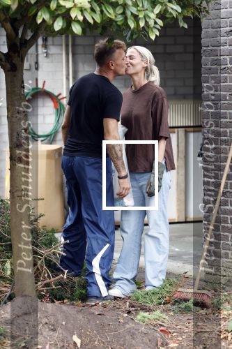 Ouderkerk aan de Amstel 7 oktober 2025
Nicolette Kluijver en partner Milan Zolak  hebben samen een nieuw huis gekocht op een prachtige locatie . Ze gaan het hele huis van boven tot beneden verbouwen .