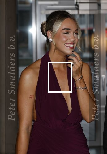 Rotterdam 1 oktober 2025
Premiere nieuwe theatershow Andre Hazes in het nieuwe Luxor. Noa Braaf kwam met haar vader en stiefmoeder