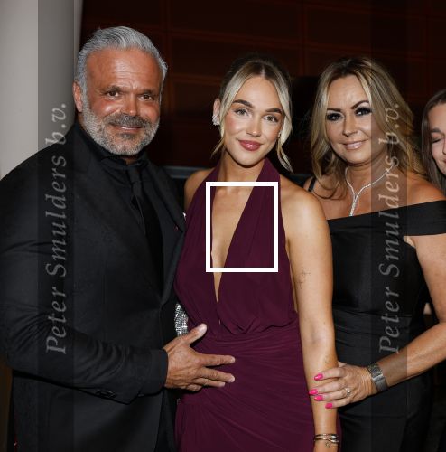 Rotterdam 1 oktober 2025
Premiere nieuwe theatershow Andre Hazes in het nieuwe Luxor. Noa Braaf kwam met haar vader en stiefmoeder