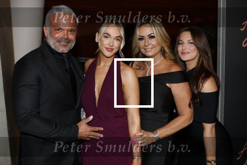 Rotterdam 1 oktober 2025
Premiere nieuwe theatershow Andre Hazes in het nieuwe Luxor. Noa Braaf kwam met haar vader en stiefmoeder