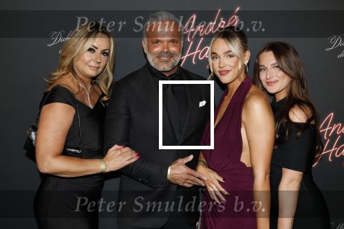Rotterdam 1 oktober 2025
Premiere nieuwe theatershow Andre Hazes in het nieuwe Luxor. Noa Braaf kwam met haar vader en stiefmoeder