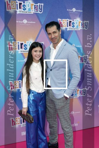 Rotterdam 12 oktober 2025
Premiere Hairspray in het oude Luxor in Rotterdam. Oren Schrijver poseert met zijn dochter Milly Olivia
