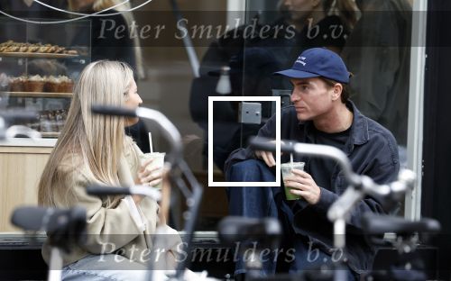 Amsterdam 11 oktober 2025
Robbert Rodenburg drinkt kopje koffie  Amsterdam zuid.