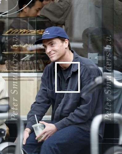 Amsterdam 11 oktober 2025
Robbert Rodenburg drinkt kopje koffie  Amsterdam zuid.