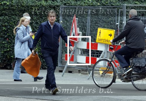 Amsterdam 11 oktober 2025
Robert ten Brink met bloemen in  Amsterdam zuid.