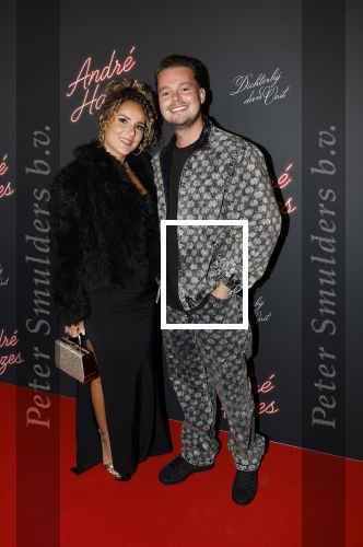 Rotterdam 1 oktober 2025
Premiere nieuwe theatershow Andre Hazes in het nieuwe Luxor. Robert v Hemert met zijn vrouw Valentina