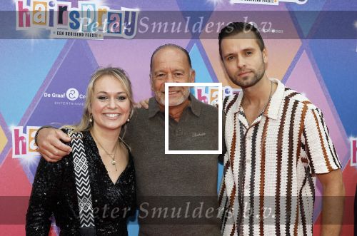 Rotterdam 12 oktober 2025
Premiere Hairspray in het oude Luxor in Rotterdam. Ron Boszhard poseert met Naomi Boszhard en Niels Boszhard