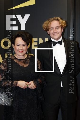 Utrecht 3 oktober 2025
Uitreiking gouden kalveren op het Nederlands film festival. Sharon Dijksma met zoon
