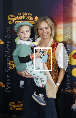Utrecht 12 oktober 2025
Premiere de club van sinterklaas in kinepolis . Stijn Fransen met haar zoontje