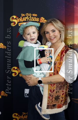 Utrecht 12 oktober 2025
Premiere de club van sinterklaas in kinepolis . Stijn Fransen met haar zoontje