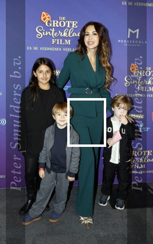 Amsterdam 5 oktober 2025
Premiere sinterklaas film in Pathe Noord. tamara Elbaz met zoontje