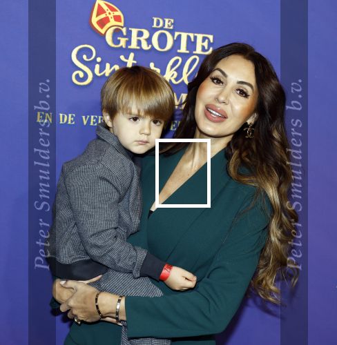 Amsterdam 5 oktober 2025
Premiere sinterklaas film in Pathe Noord. tamara Elbaz met zoontje