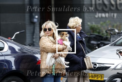 Amsterdam 10 oktober 2025
Tatjana Simic met haar hondje en moeder op straat in Amsterdam zuid.