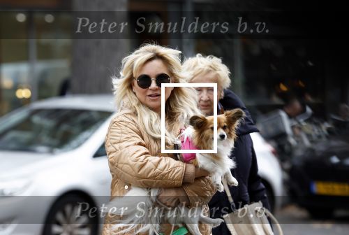 Amsterdam 10 oktober 2025
Tatjana Simic met haar hondje en moeder op straat in Amsterdam zuid.