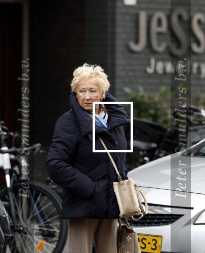 Amsterdam 10 oktober 2025
Tatjana Simic met haar hondje en moeder op straat in Amsterdam zuid.