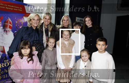 Amsterdam 5 oktober 2025
Premiere sinterklaas film in Pathe Noord. Tineke Schouten met dochters en kleinkinderen