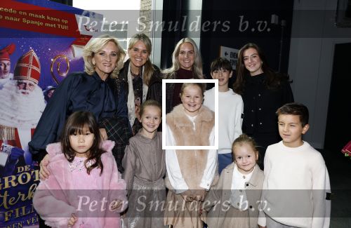 Amsterdam 5 oktober 2025
Premiere sinterklaas film in Pathe Noord. Tineke Schouten met dochters en kleinkinderen