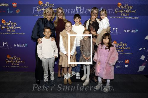 Amsterdam 5 oktober 2025
Premiere sinterklaas film in Pathe Noord. Tineke Schouten met dochters en kleinkinderen