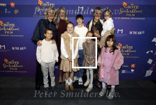 Amsterdam 5 oktober 2025
Premiere sinterklaas film in Pathe Noord. Tineke Schouten met dochters en kleinkinderen