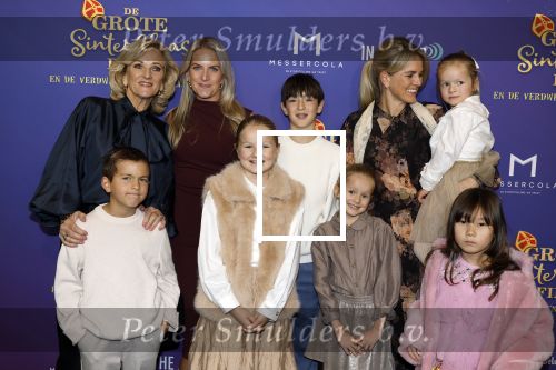 Amsterdam 5 oktober 2025
Premiere sinterklaas film in Pathe Noord. Tineke Schouten met dochters en kleinkinderen