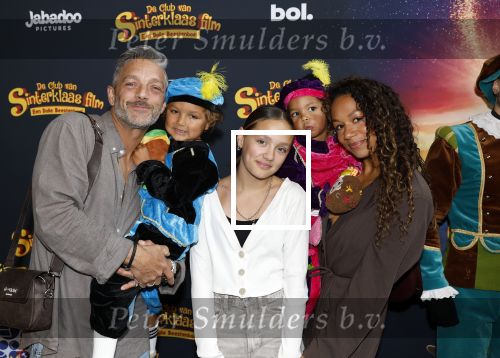 Utrecht 12 oktober 2025
Premiere de club van sinterklaas in kinepolis . Tommie Christiaan met vrouw en kinderen
