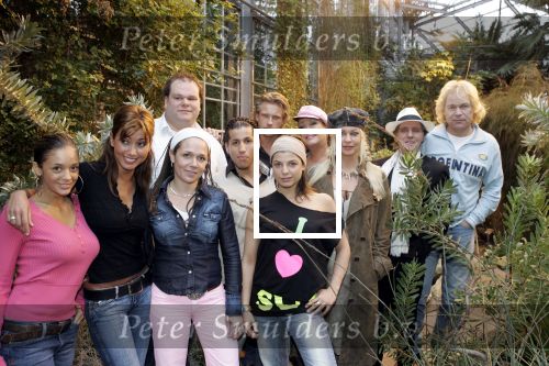 Amsterdam 8 maart 2005
Presentatie bobo\'s in de bush.
Fajah Lourens Jacques Herb Valerie Zwikker Ferry Somogyi Ruud Big Brother Jody Bernal Viola Holt Menno Kohler Manuela Kemp Lizelotte v Dijk en Jessica Gal
Peter Smulders bv