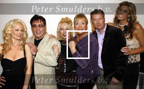 Aalsmeer 12 januari 2006
Perspresentatie Big brother hotel.
Kelly  Monique Sluyter Gert Timmermam Bonnie st Claire Viola Holt en Frank Awick
Peter Smulders bv