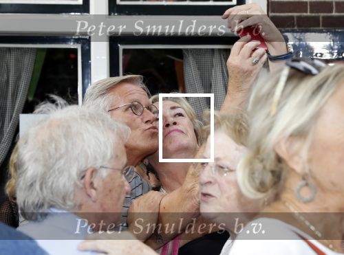 Blaricum 6 september 2016
Surprise party voor Willibrord Frequin zijn 75e verjaardag bij  Moeke Spijstra.
Zijn vriendin kinderen en kleinkinderen zijn natuurlijk aanwezig. Viola Holt en Fons de Poel