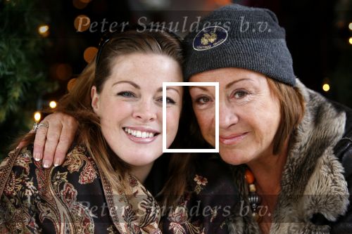 Amsterdam 8 januari 2008
Viola Holt met muts en dochter op terras op de pc hooftstraat.
Peter Smulders bv
