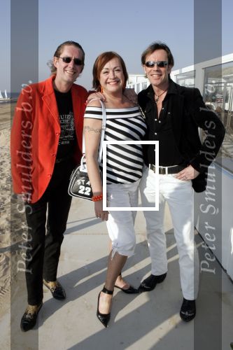 Bloemendaal 2 april 2005
Opening van strandtent vroeger.
Viola Holt  met vriend en man
Peter Smulders bv