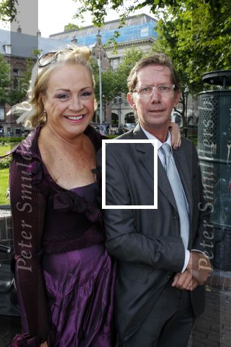 Amsterdam 13 september 2010
Presentatie modemeisjes met een missie met Cristina Curry Josh Veldhuizen Maria Taylor en Tamara Elbaz bij Players. Viola Holt met haar man Peter
Peter Smulders bv