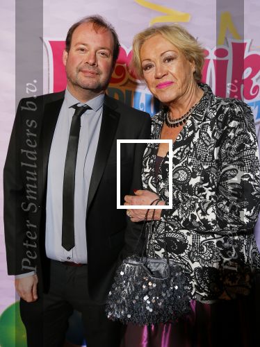 Breda 1 februari 2015
Premiere Heerlijk duurt het langst in het chasse theater.
Viola Holt met zoon