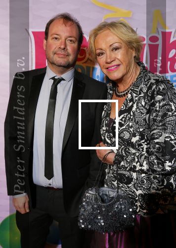 Breda 1 februari 2015
Premiere Heerlijk duurt het langst in het chasse theater.
Viola Holt met zoon