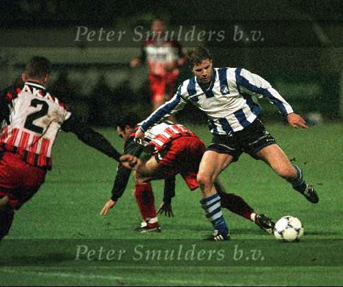 Eindhoven, 7 november 1998
EVV Eindhoven-SC Excelsior, eindstand 3-2
EVV nog  steeds zonder shirtreklame.
Richard v Gils in aktie voor EVV